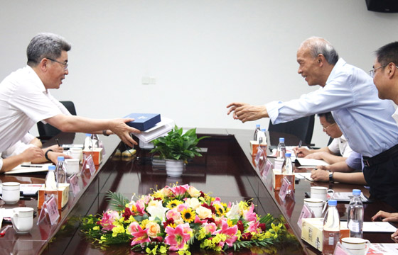 1591146351616894UO3Z.jpg q.jpg